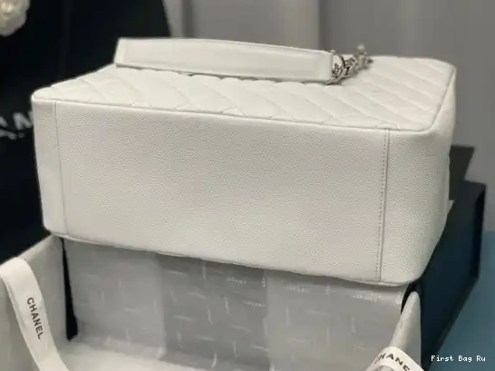 First Bag Ru CHANEL BAG TOTE 0604
